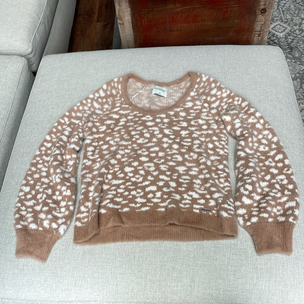 Abercrombie & Fitch soft collection cheetah print sweater. Women’s medium.